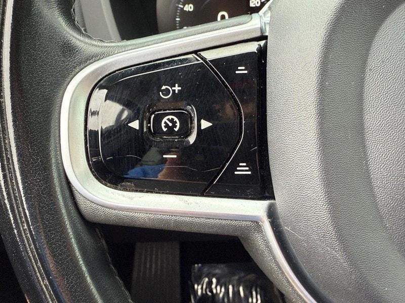 used 2021 Volvo XC60 car, priced at $20,000