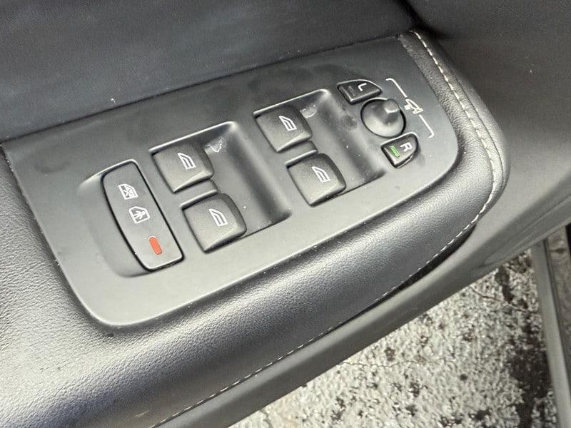 used 2021 Volvo XC60 car, priced at $20,000