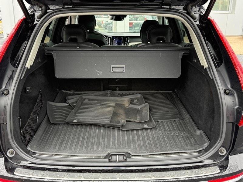 used 2021 Volvo XC60 car, priced at $20,000