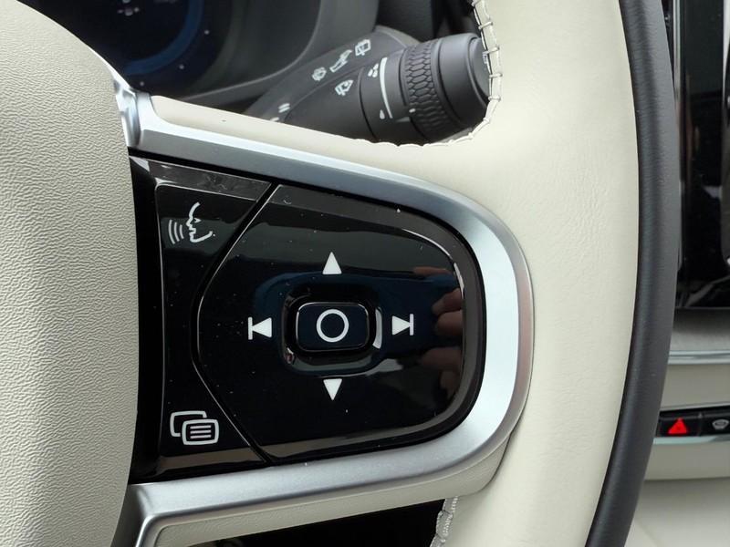new 2025 Volvo XC60 Plug-In Hybrid car, priced at $66,260