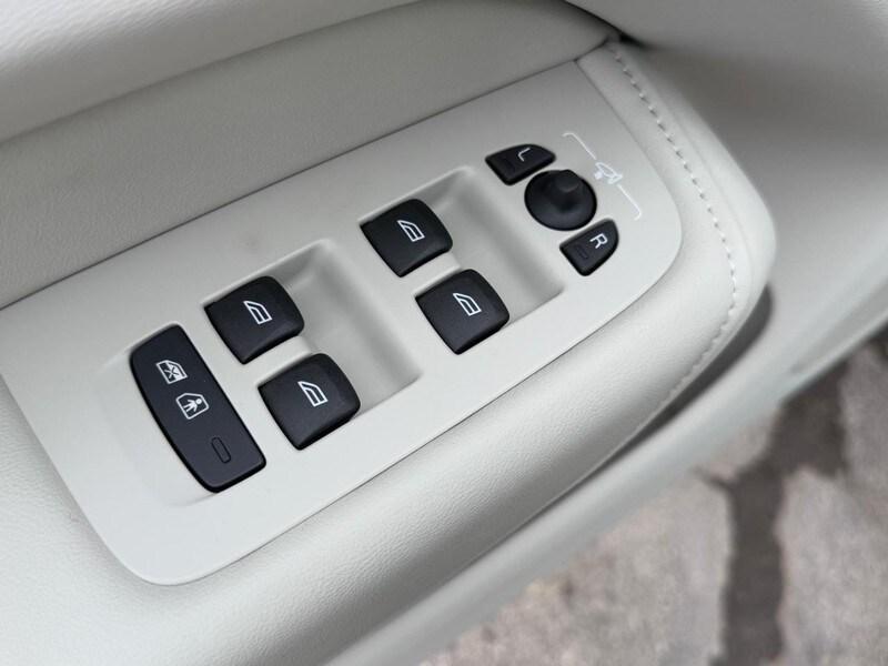 new 2025 Volvo XC60 Plug-In Hybrid car, priced at $66,260