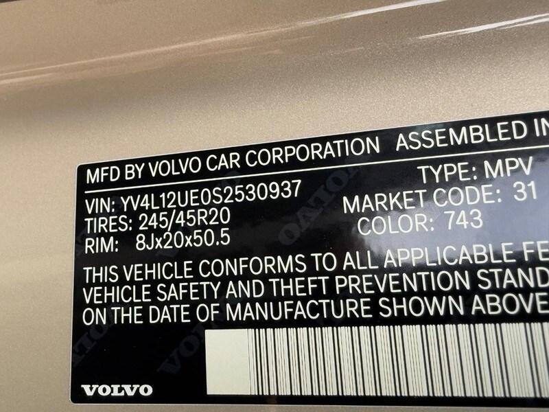 new 2025 Volvo XC40 car, priced at $49,590