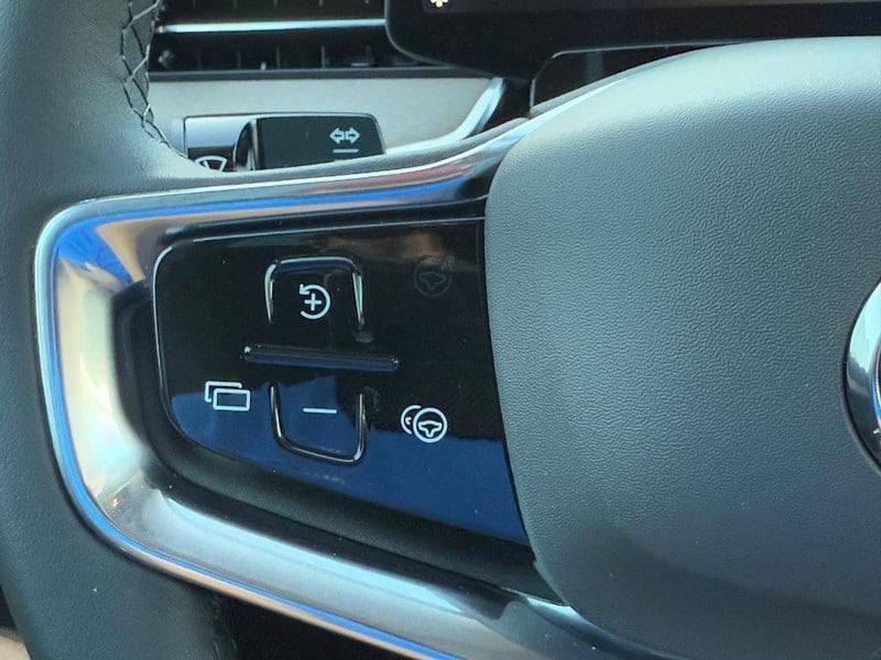 new 2025 Volvo EX90 car, priced at $89,420