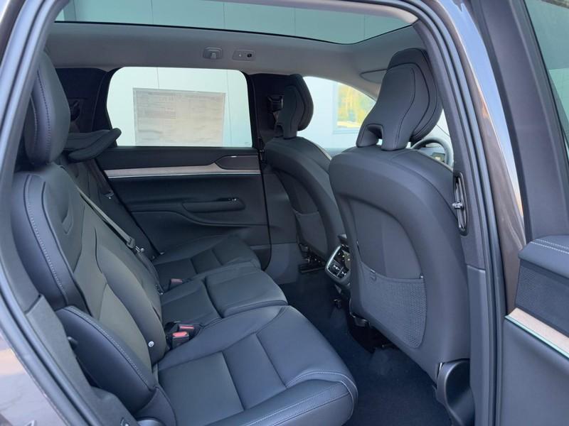 new 2025 Volvo EX90 car, priced at $89,420