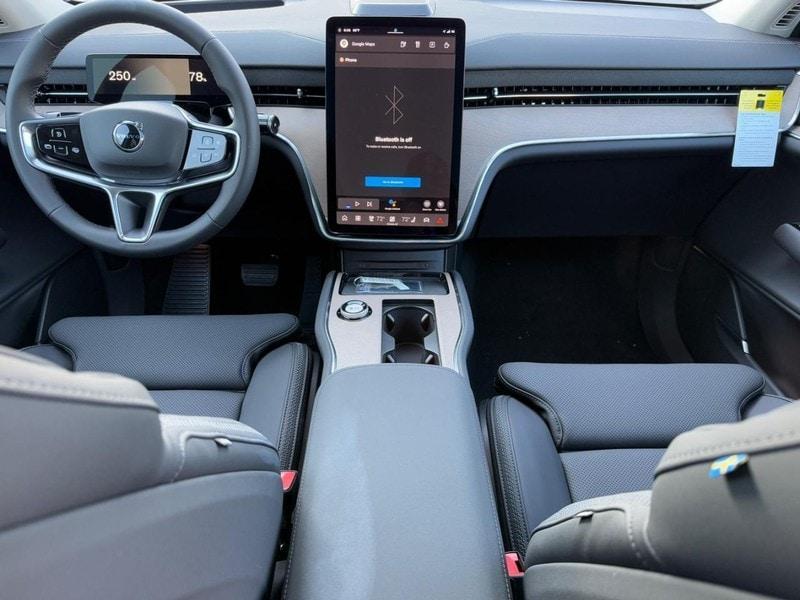 new 2025 Volvo EX90 car, priced at $89,420