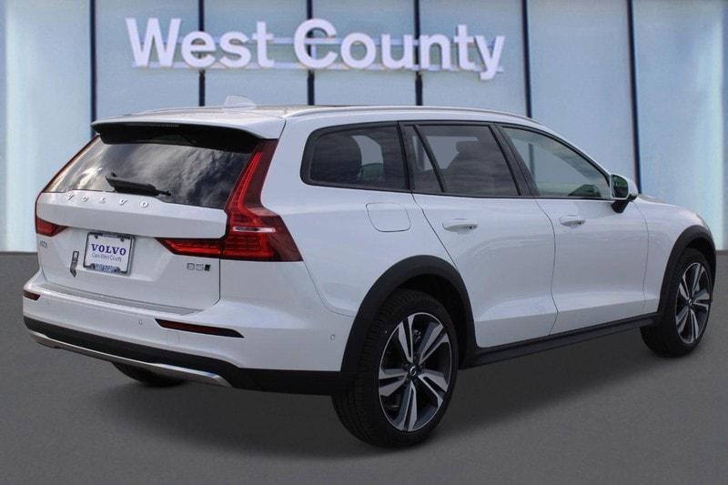new 2024 Volvo V60 Cross Country car, priced at $54,930