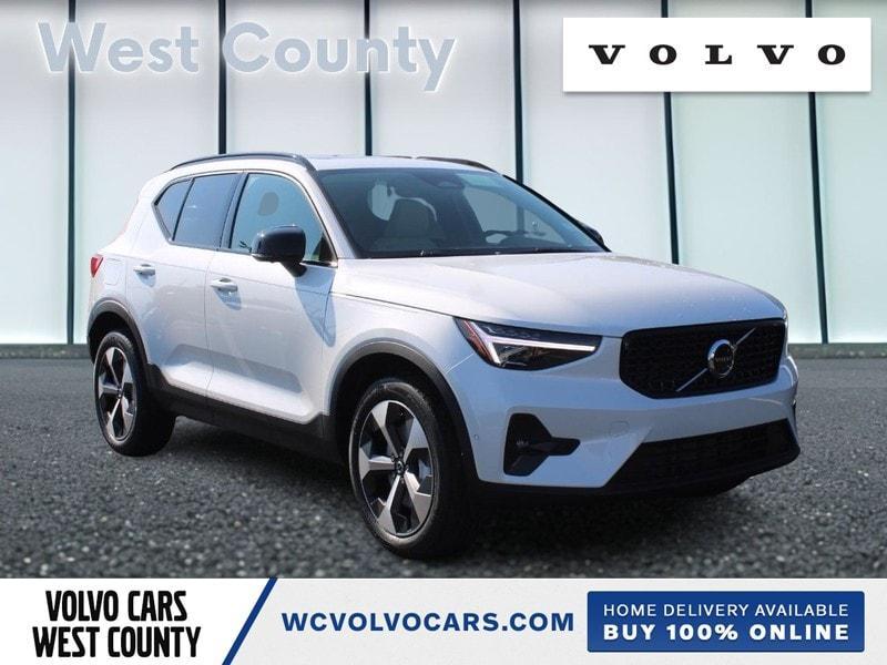 new 2025 Volvo XC40 car, priced at $46,600