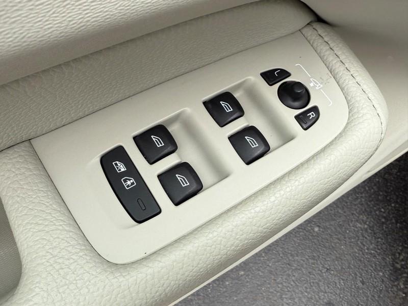 used 2019 Volvo XC60 car, priced at $20,000