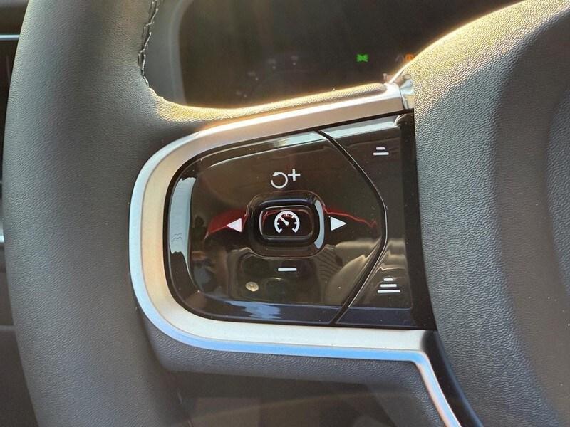 new 2025 Volvo XC60 car, priced at $54,735