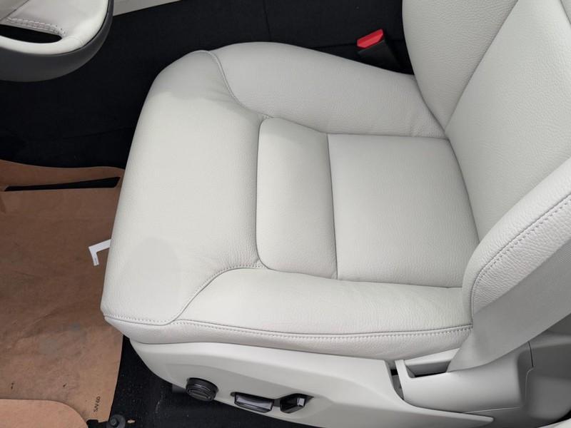 new 2025 Volvo XC60 Plug-In Hybrid car, priced at $67,775