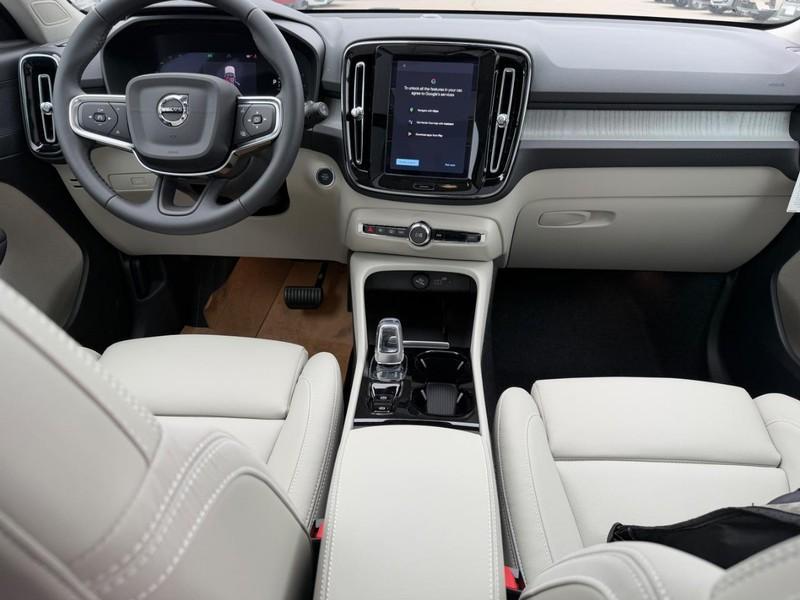 new 2025 Volvo XC40 car, priced at $49,790