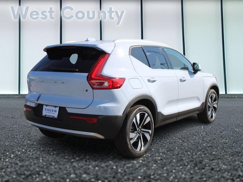 new 2025 Volvo XC40 car, priced at $52,000