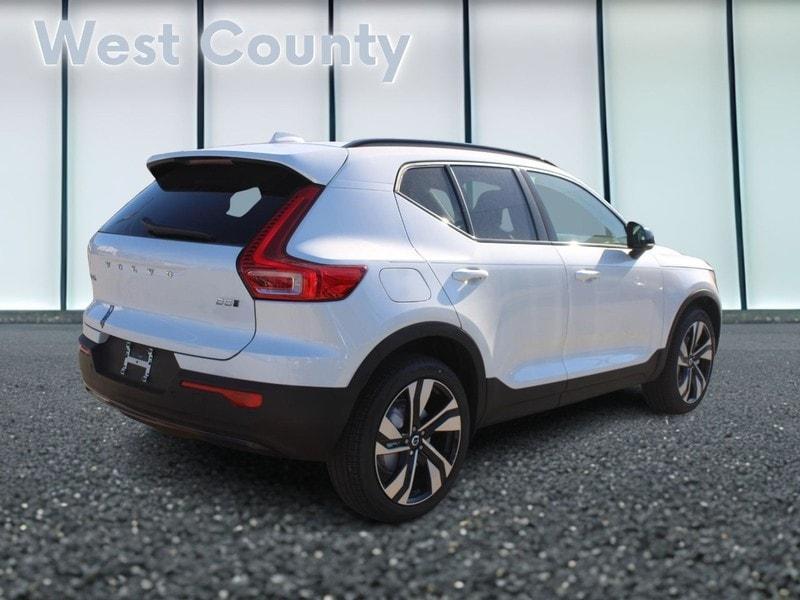 new 2025 Volvo XC40 car, priced at $49,790