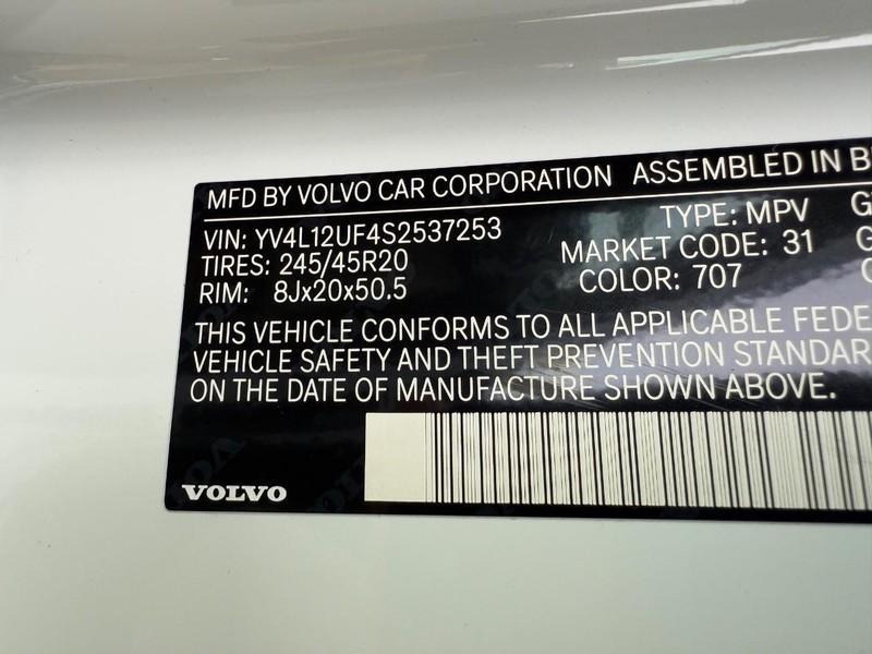 new 2025 Volvo XC40 car, priced at $52,010