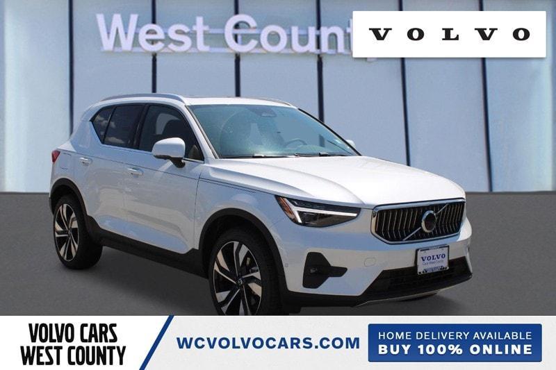 new 2024 Volvo XC40 car, priced at $44,060