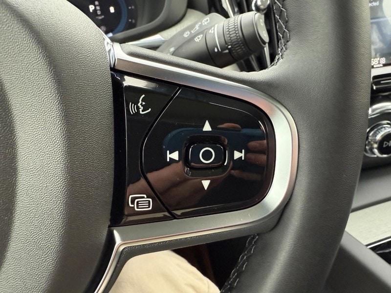 new 2025 Volvo XC60 car, priced at $57,885