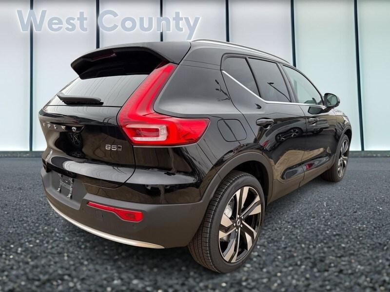 new 2025 Volvo XC40 car, priced at $49,790