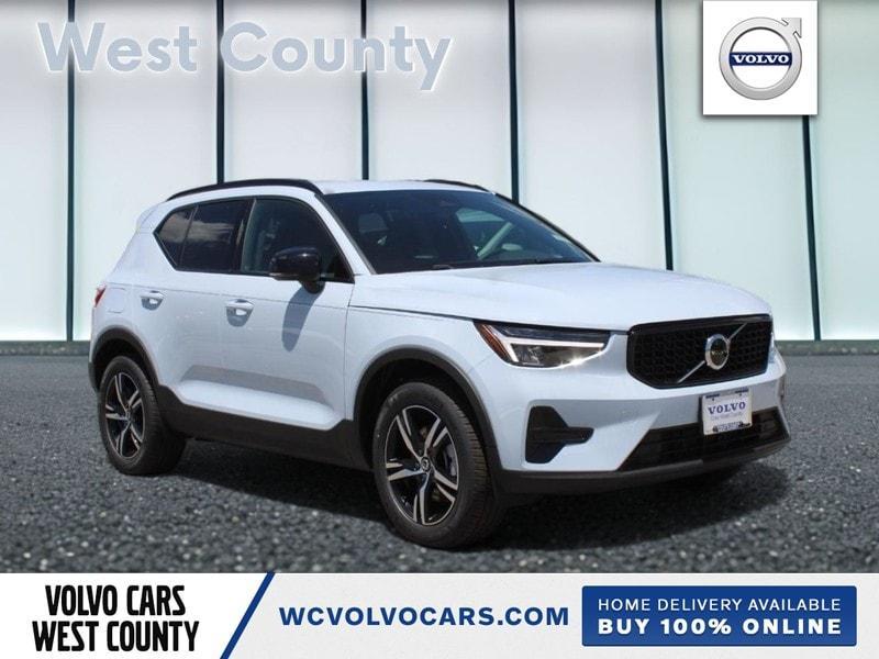 new 2024 Volvo XC40 car, priced at $42,545