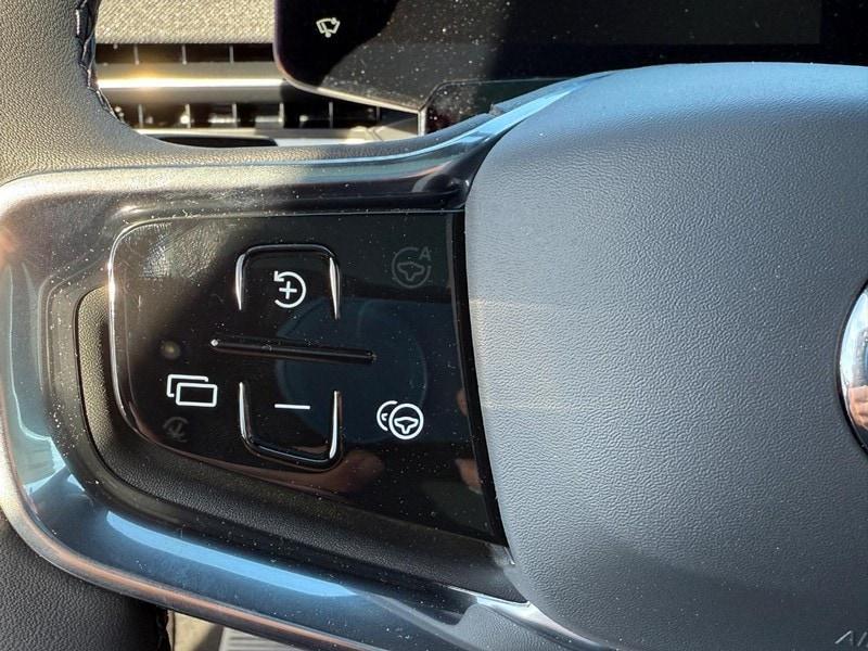 new 2025 Volvo EX90 car, priced at $94,340