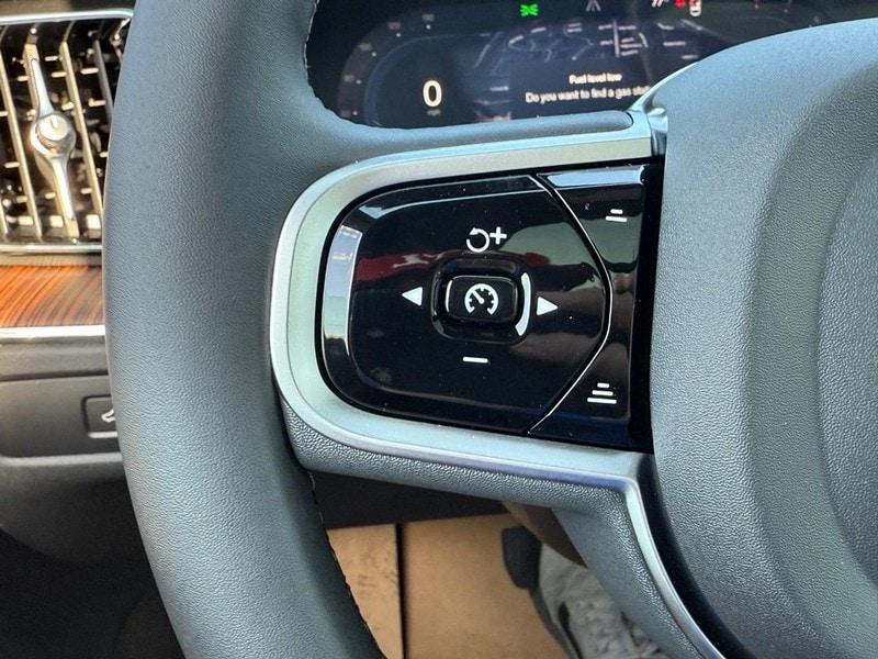 new 2025 Volvo XC60 car, priced at $54,545