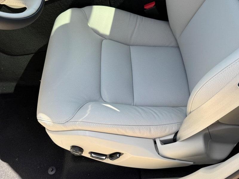 new 2025 Volvo XC60 car, priced at $55,360