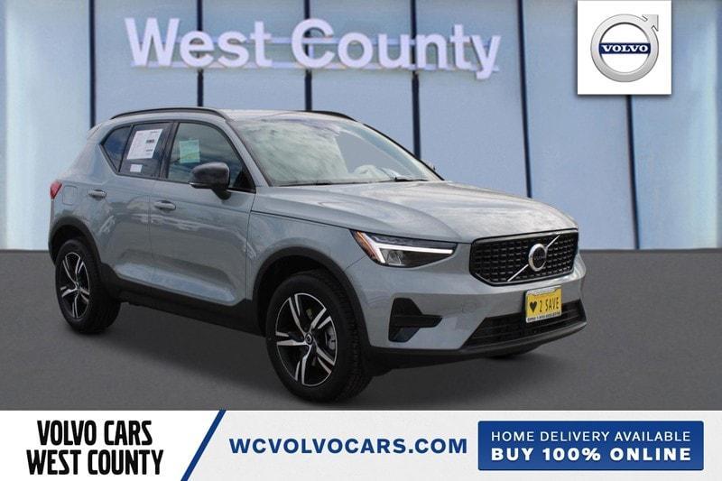 new 2024 Volvo XC40 car, priced at $42,045