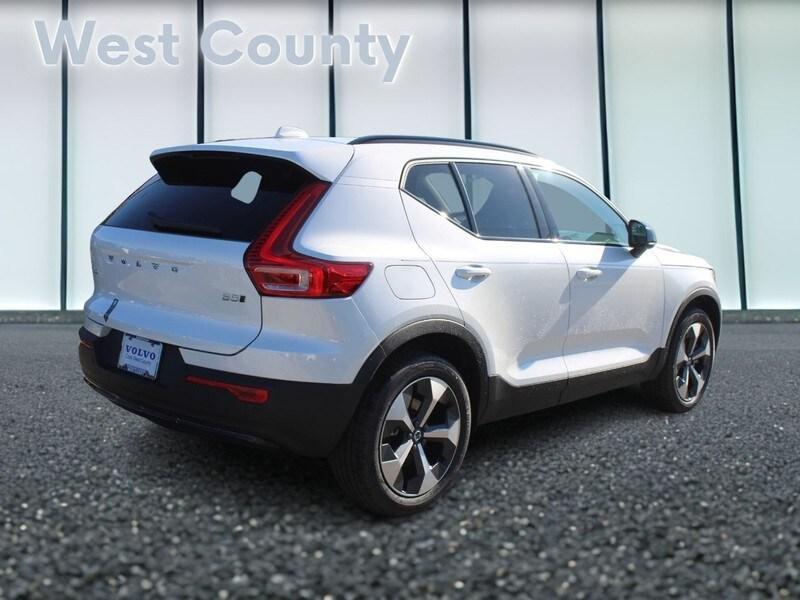 new 2025 Volvo XC40 car, priced at $48,315