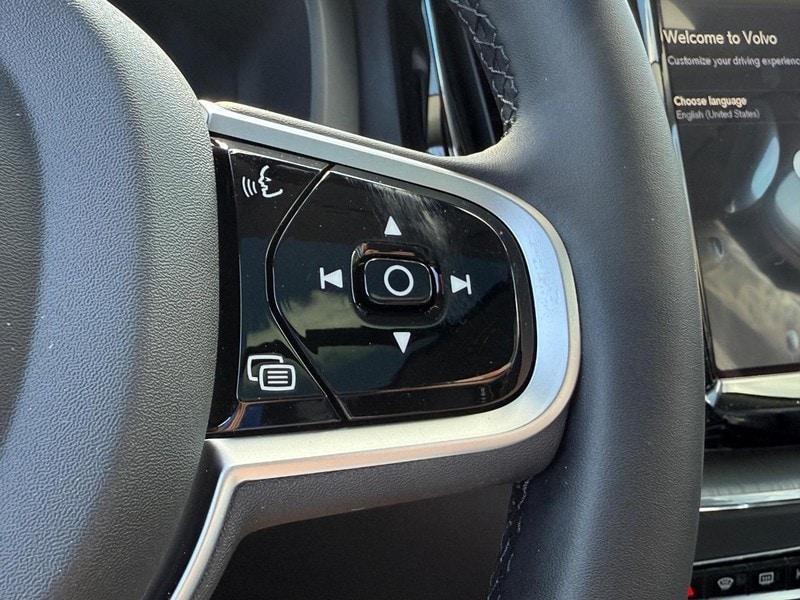 new 2025 Volvo XC60 car, priced at $55,360