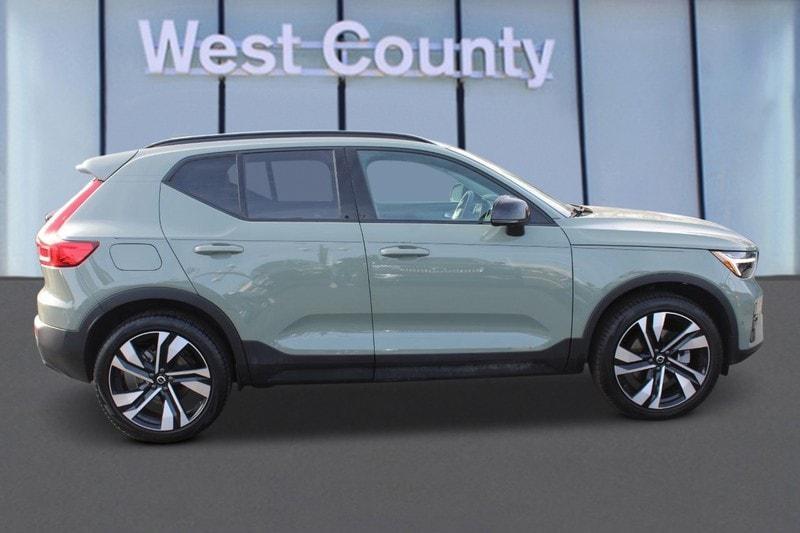 new 2024 Volvo XC40 car, priced at $50,600