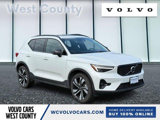 new 2025 Volvo XC40 car, priced at $45,790