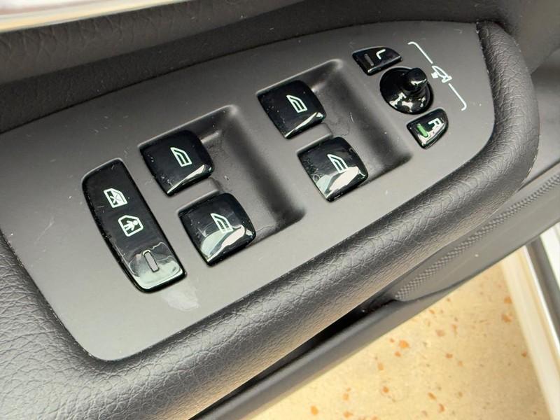 used 2022 Volvo XC90 car, priced at $36,882