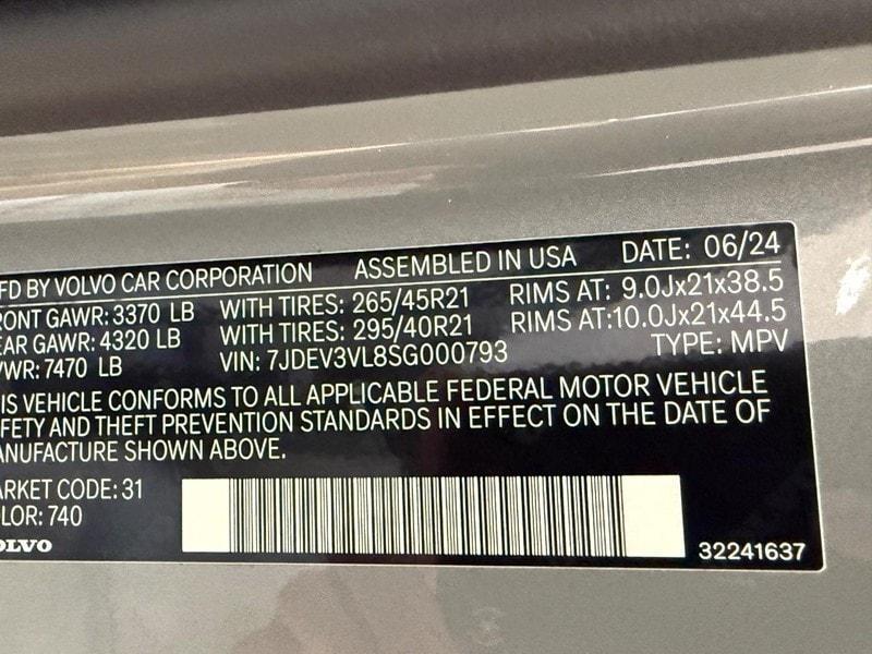 new 2025 Volvo EX90 car, priced at $85,640