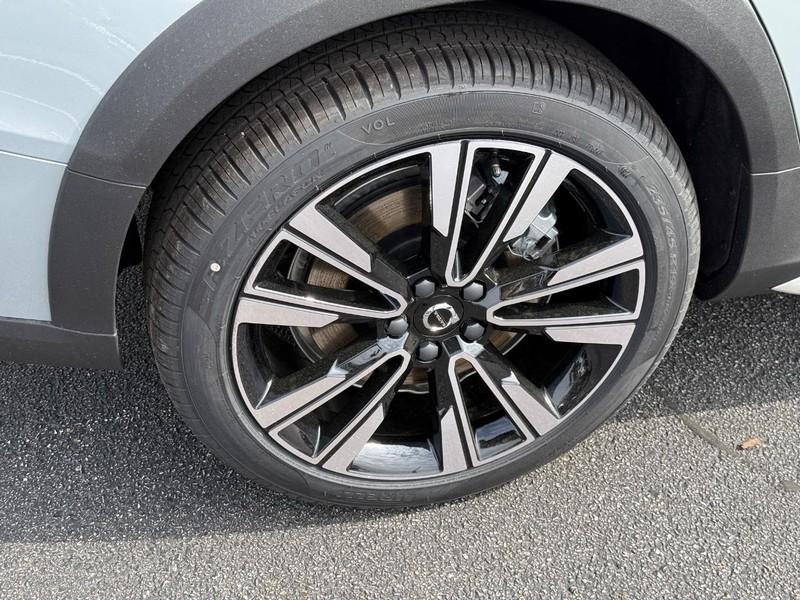 new 2025 Volvo V60 Cross Country car, priced at $59,025