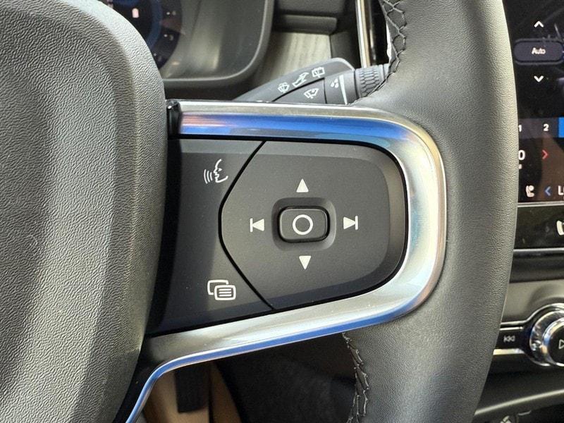 new 2025 Volvo XC40 car, priced at $46,035