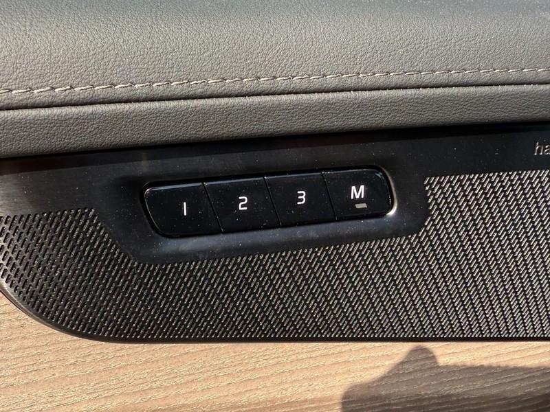 new 2025 Volvo XC90 car, priced at $69,155
