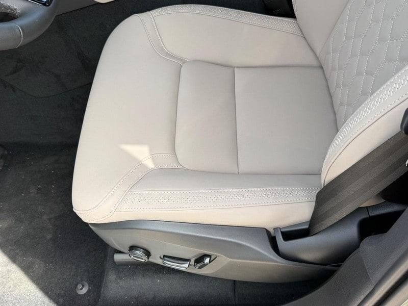 new 2025 Volvo XC90 car, priced at $69,155