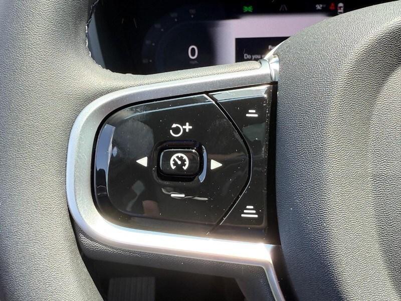 new 2025 Volvo XC60 car, priced at $61,735