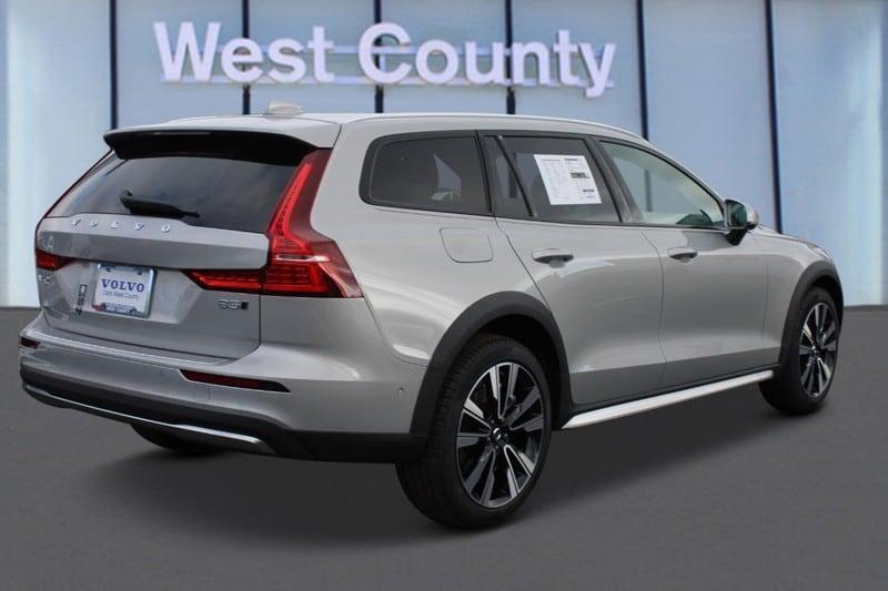 new 2024 Volvo V60 Cross Country car, priced at $57,985