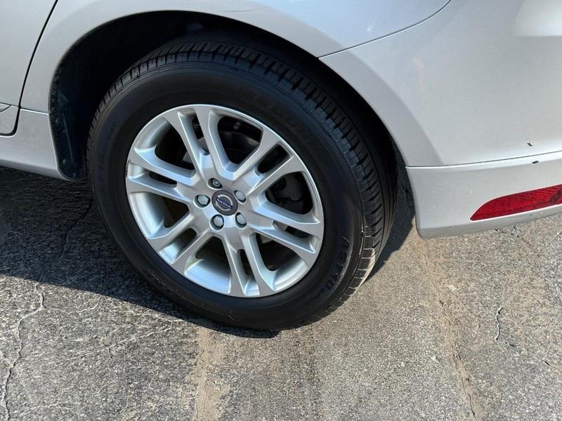 used 2016 Volvo XC60 car, priced at $15,000