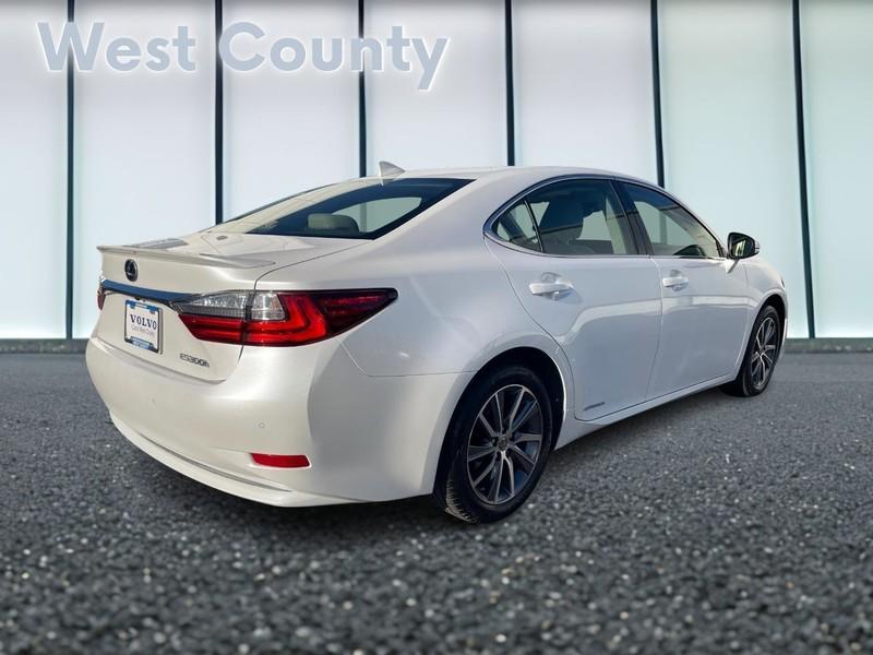 used 2017 Lexus ES 300h car, priced at $27,822