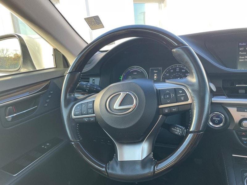 used 2017 Lexus ES 300h car, priced at $27,822