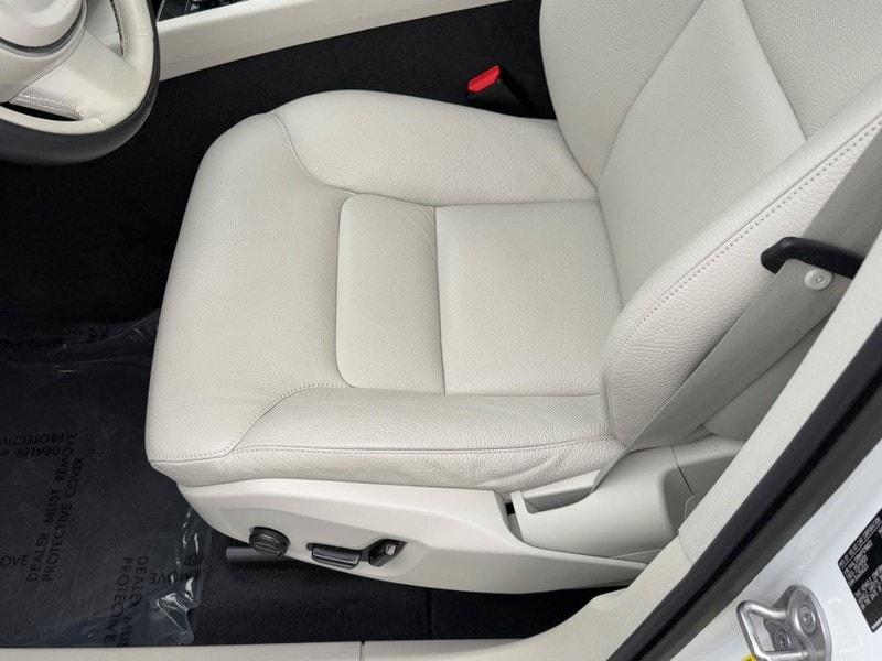 used 2023 Volvo XC60 car, priced at $33,981