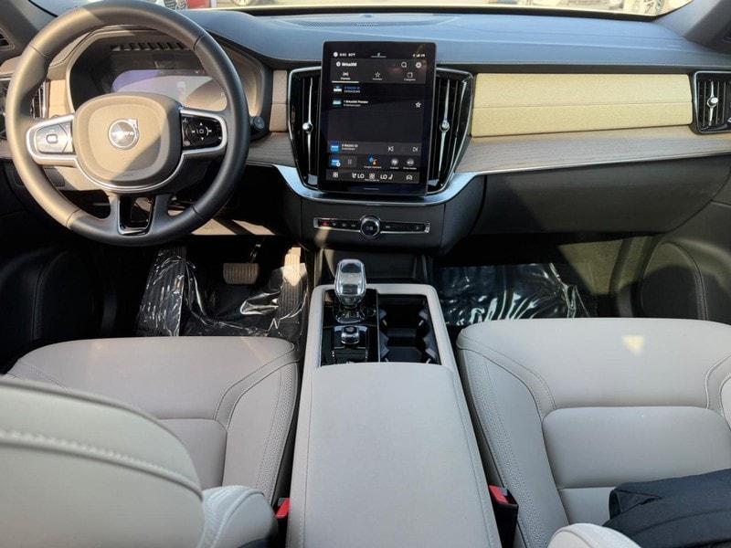 used 2025 Volvo XC90 car, priced at $51,980