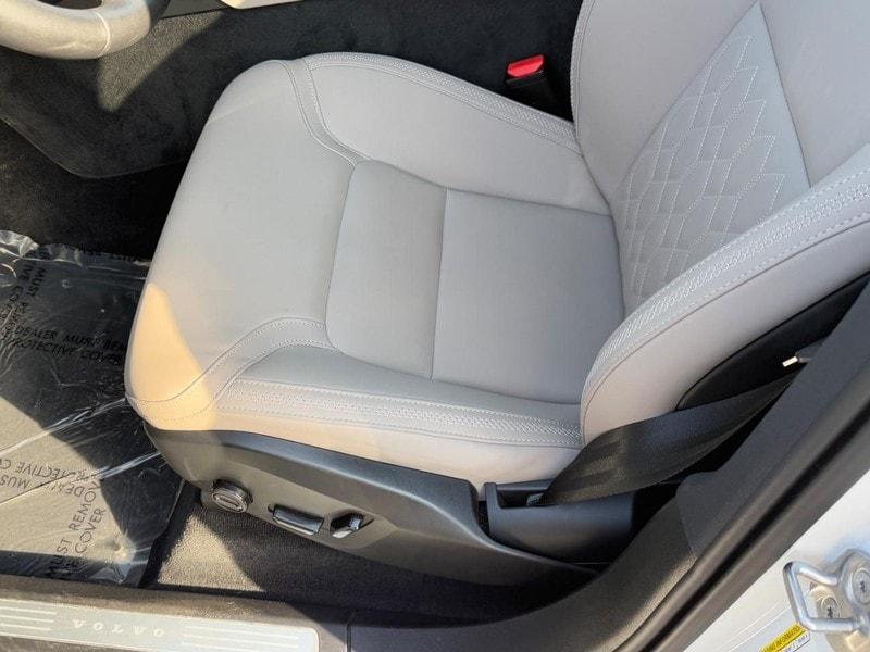 used 2025 Volvo XC90 car, priced at $51,980