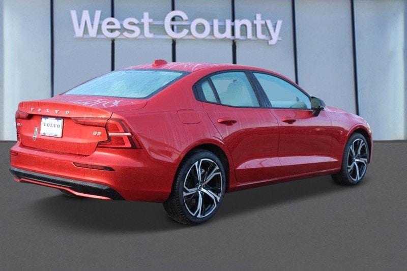 new 2024 Volvo S60 car, priced at $39,825