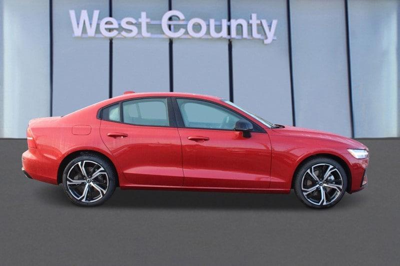 new 2024 Volvo S60 car, priced at $45,825