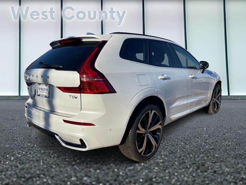 new 2025 Volvo XC60 Plug-In Hybrid car