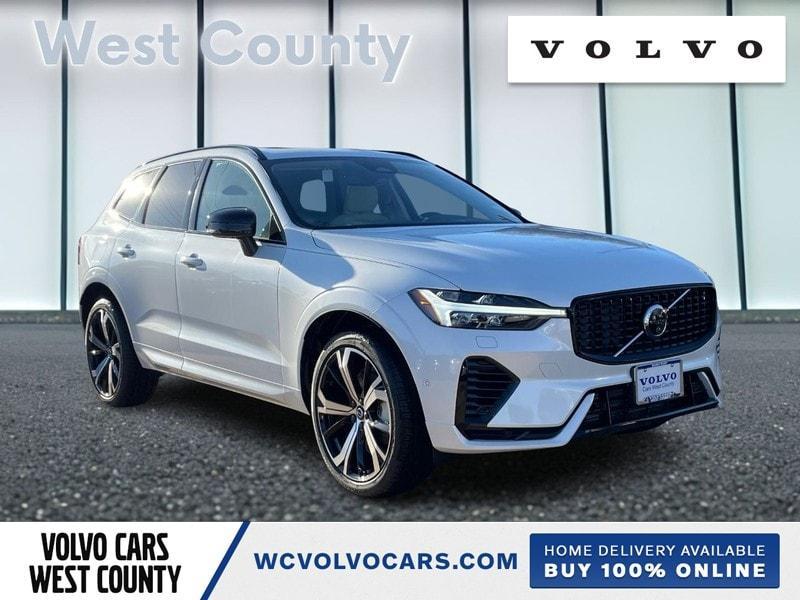 new 2025 Volvo XC60 Plug-In Hybrid car