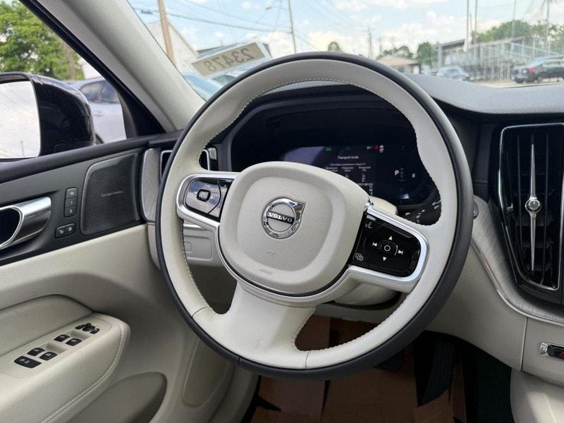 new 2025 Volvo XC60 car, priced at $61,010