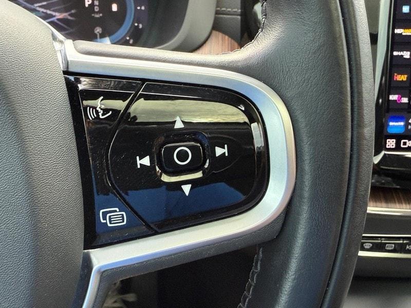 used 2022 Volvo XC60 car, priced at $37,420